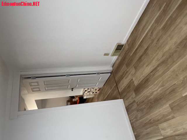 04 Door with Lock.jpg